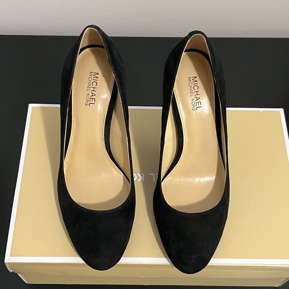 MK Michael Kors Ashby Flex heels pumps, size US 5, New - Picture 2 of 9
